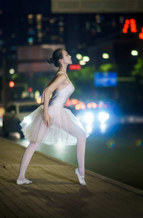 跳水项目荷兰完成难度跃升,荷兰跳高女运动员